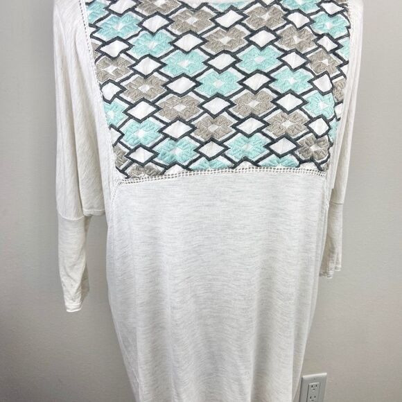 Dolan Embroidered Batwing High Low Tunic - Picture 3 of 6